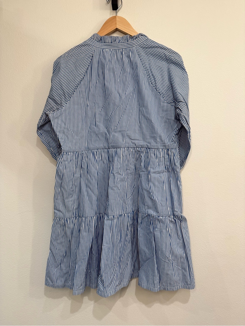 Adorable Blue and White Striped Tiered Jcrew Women's Dress - Picture 4 of 5
